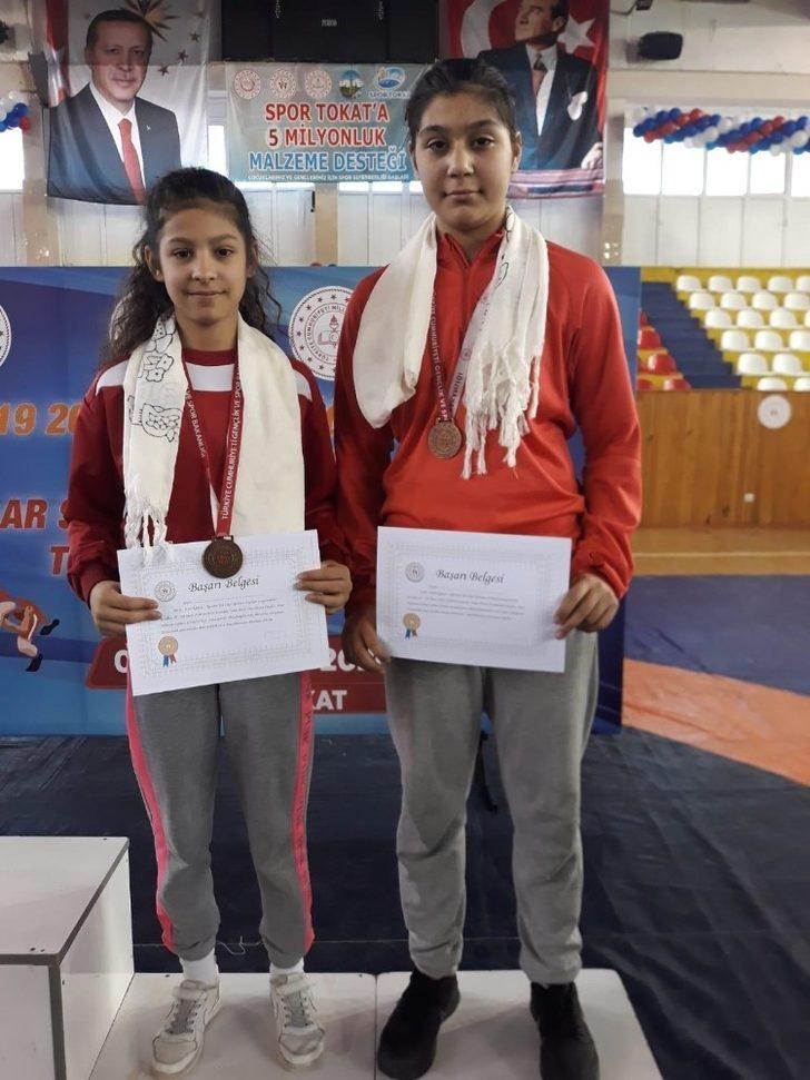 Kepezli güreşçilerin sırtı yere gelmiyor G5