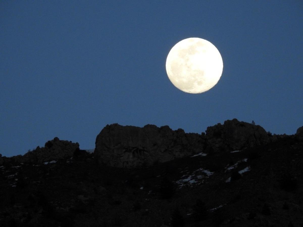 G&uuml;m&uuml;şhane&rsquo;den muhteşem dolunay fotoğrafları