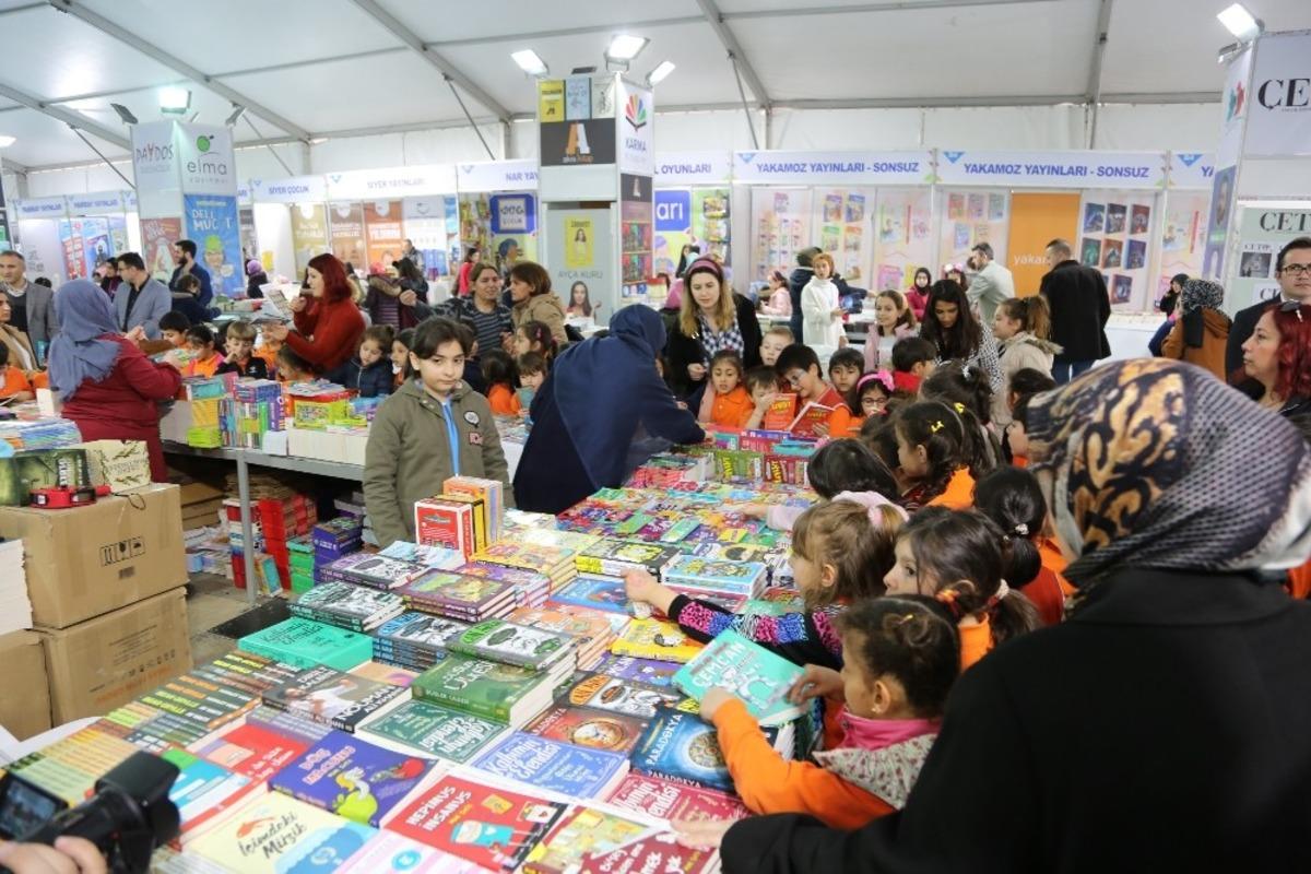 Darıca Kitap Fuarı&rsquo;nı 80 bin kişi ziyaret etti