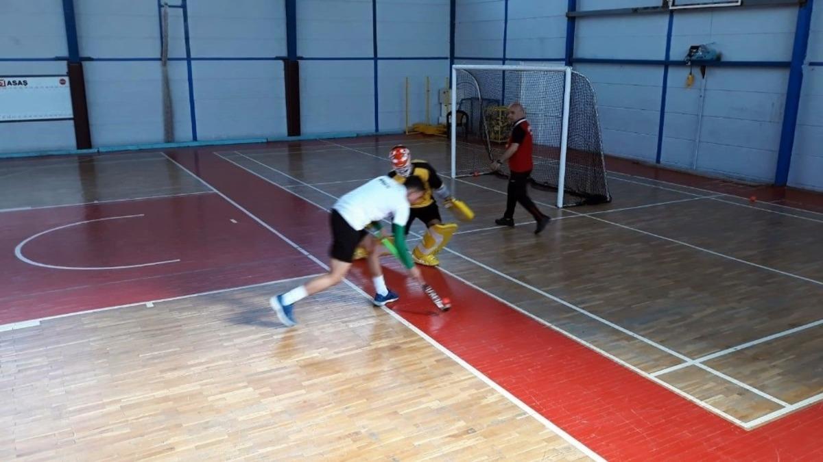 Sakarya&rsquo;da ilk kez d&uuml;zenlenen salon hokeyi turnuvası başladı