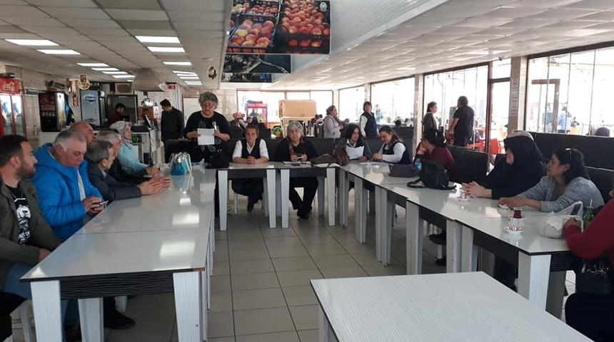 Lapseki’de sokak hayvanları için toplandılar