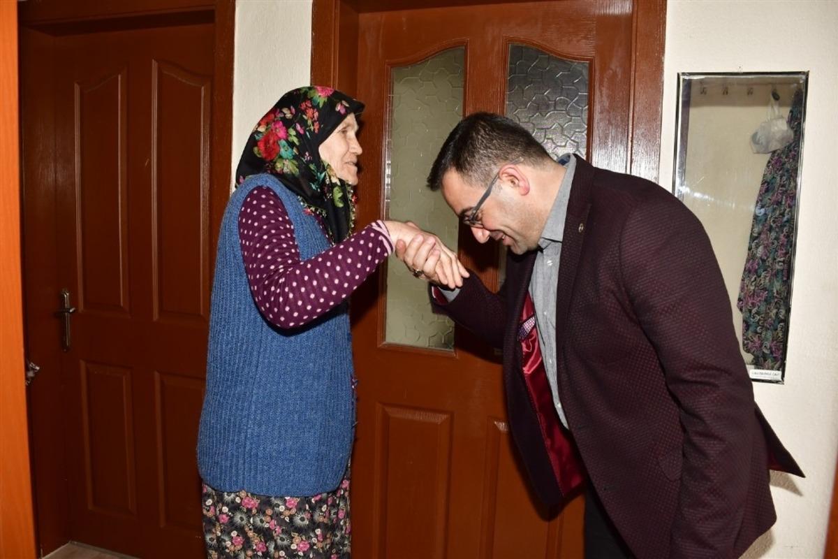 Başkan Erdoğan&rsquo;dan şehit annelerine ziyaret