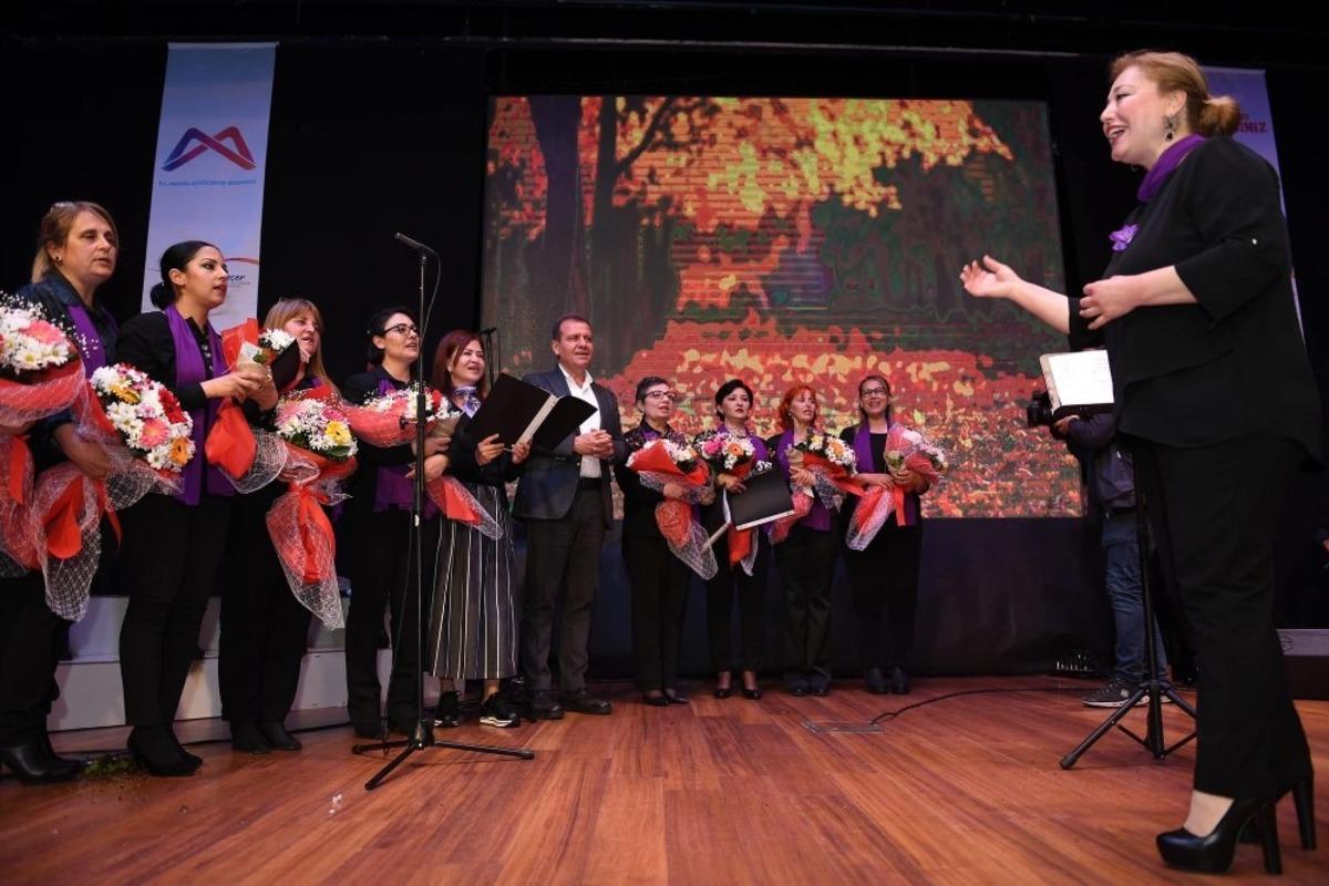 Başkan Se&ccedil;er: &ldquo;&Ouml;zg&uuml;rce yaşayın. İstediğiniz gibi yaşayın, istediğiniz gibi giyinin&rdquo;