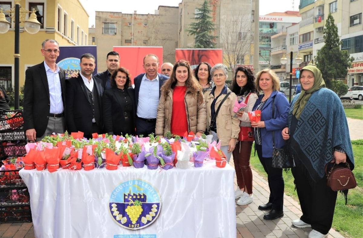 Başkan Akın kadınları unutmadı