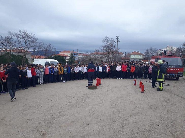 Ayvacık’ta itfaiyeden okullarda yangın tatbikatı G2