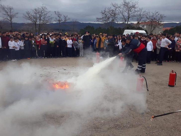 Ayvacık’ta itfaiyeden okullarda yangın tatbikatı G3