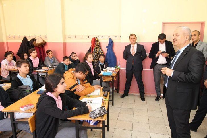 Başkan Büyükgöz, öğrencilerle buluştu G1