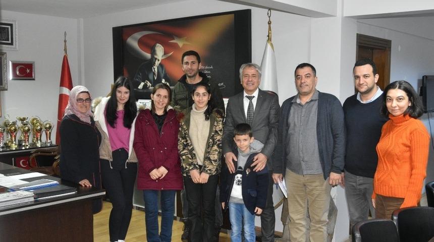 Kitap okudular, hediyeleri kaptılar