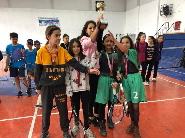 Tenis İl Birinciliği Sona Erdi G3