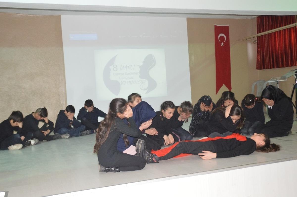 Eleşkirt&rsquo;te yapılan Kadınlar G&uuml;n&uuml; etkinliği beğeni topladı