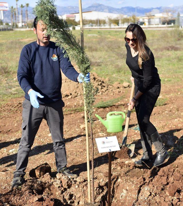 Genç OSD kadın üyelerini fidanlarla onurlandırdı