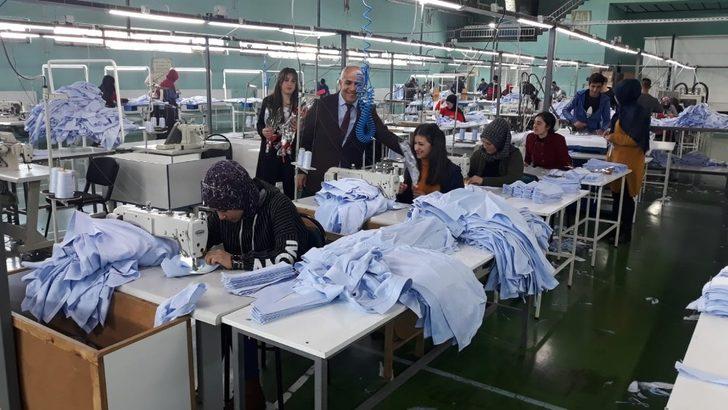 Başkan Ensari’den kadınlara gül G4