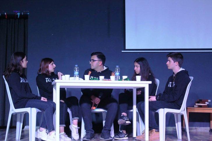 AYAL öğrencilerinden “Kadınoloji” G4