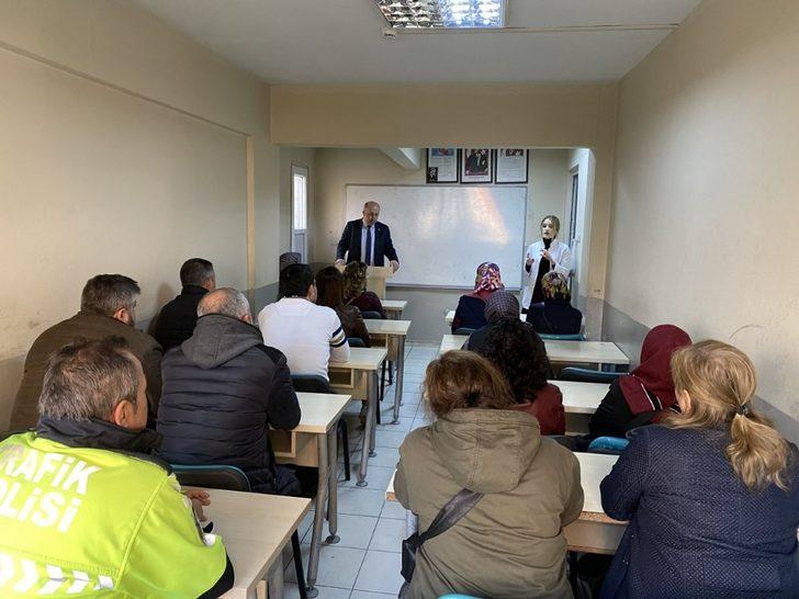 Akhisarlı velilere yeni sınav sistemi anlatıldı G1