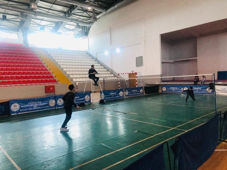 Kars’ta Badminton turnuvasında uyuşturucuya dikkat çekildi G3