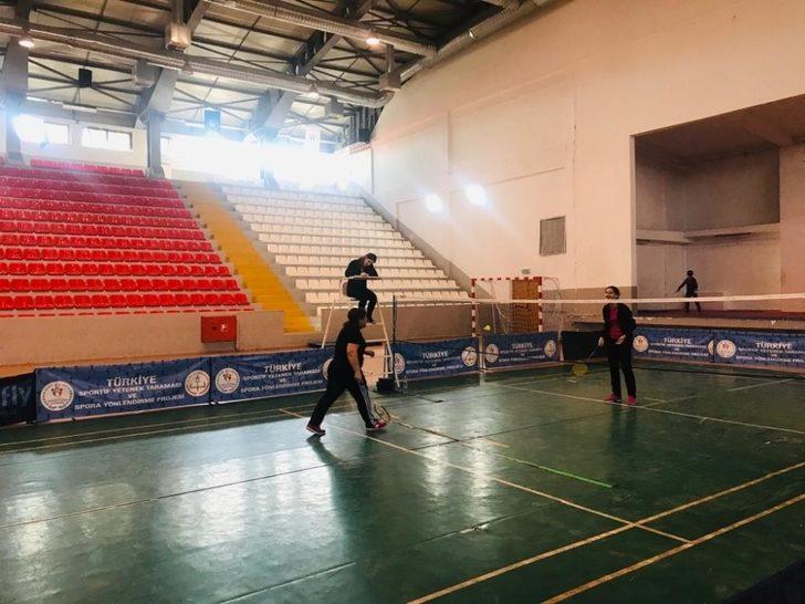 Kars’ta Badminton turnuvasında uyuşturucuya dikkat çekildi G4