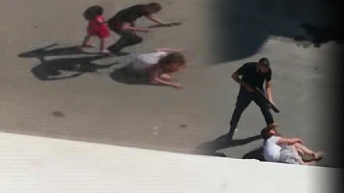 Mersin'de korkun&ccedil; olay! &Ccedil;ocuğunun g&ouml;z&uuml; &ouml;n&uuml;nde gen&ccedil; kadına dehşeti yaşattı