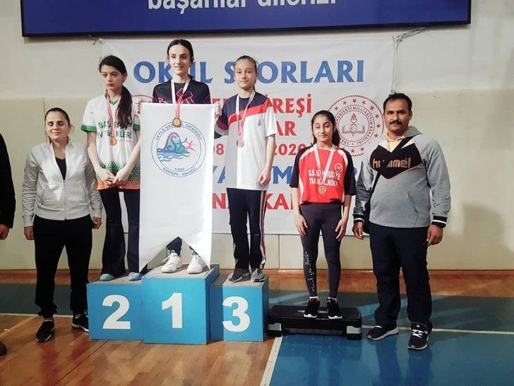 Kepsut’lu bilek güreşçilerinden başarı G1