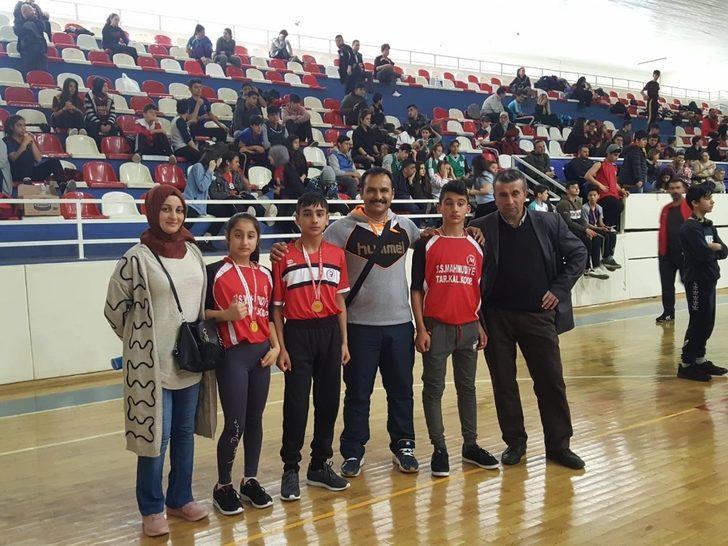 Kepsut’lu bilek güreşçilerinden başarı G2