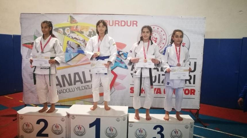 Toroslar Belediyesi sporcuları, yeni başarılara imza attı