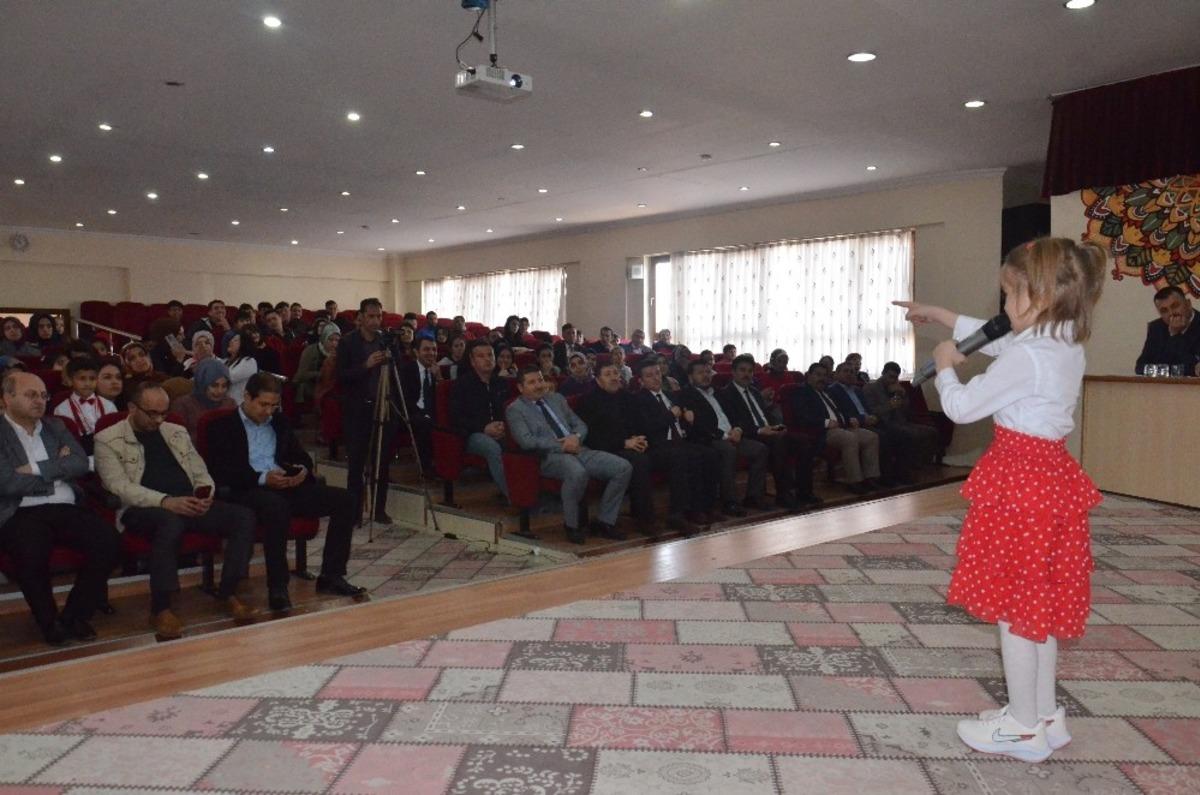Elbistan&rsquo;da İstiklal Marşı&rsquo;nı g&uuml;zel okuma yarışması