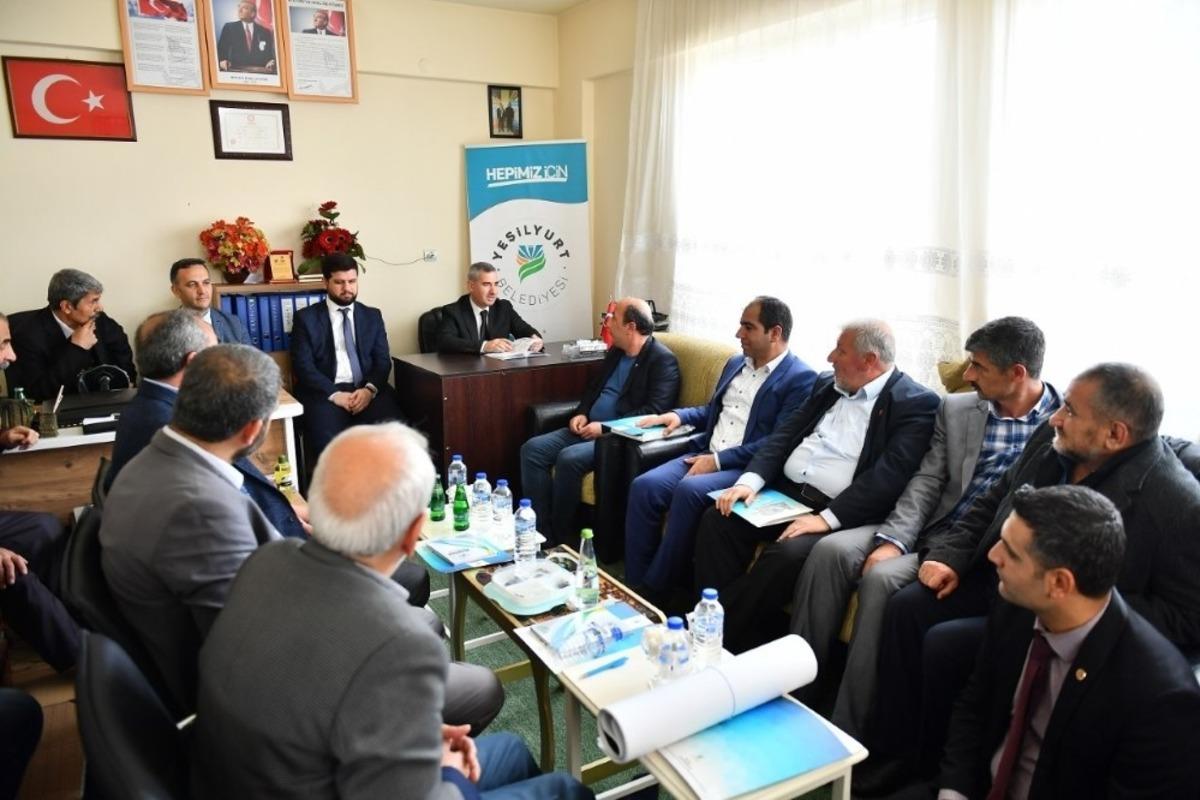 Başkan &Ccedil;ınar, muhtarlarının isteklerini dinledi