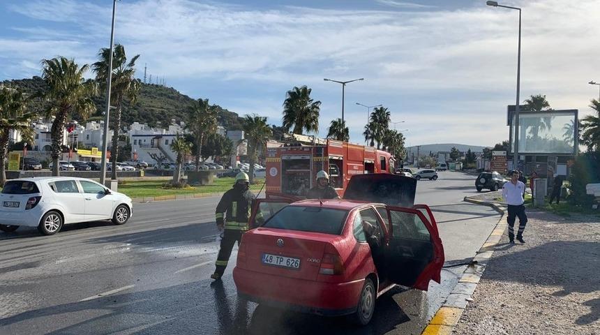 Seyir halindeyken alev aldı