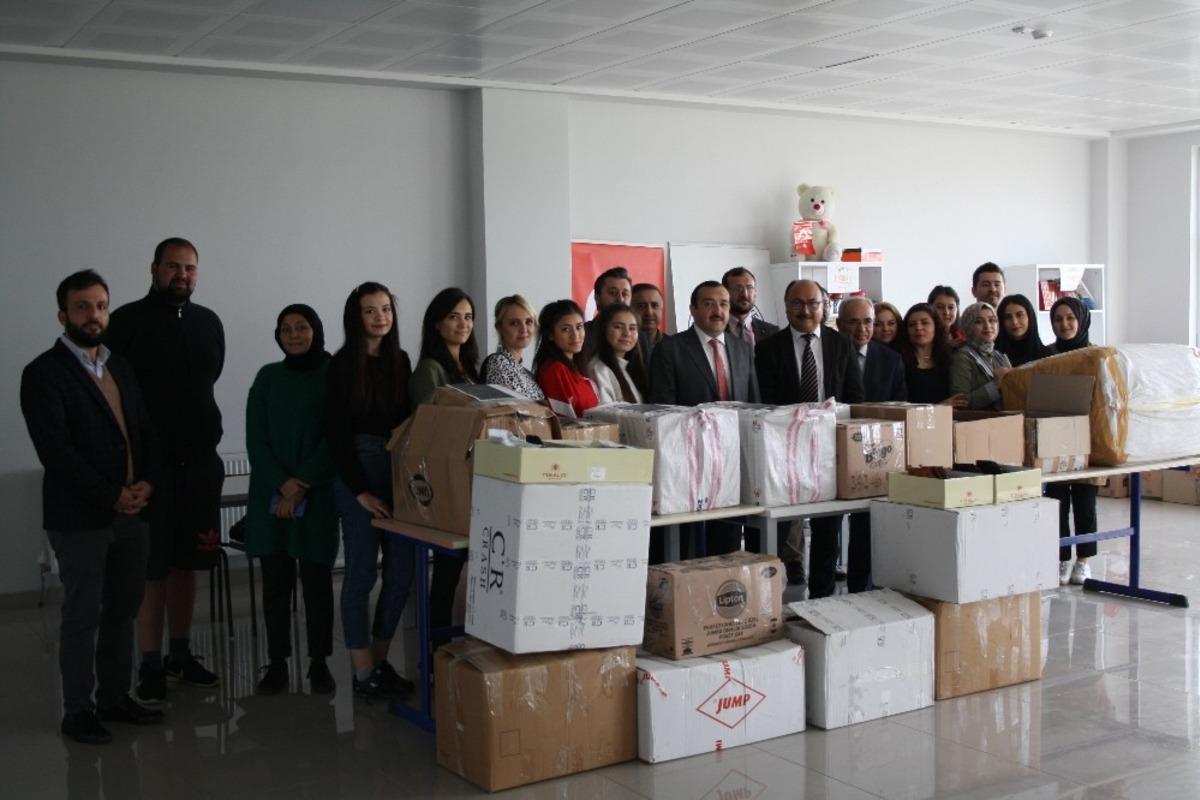 Deprem b&ouml;lgesine yardımlar s&uuml;r&uuml;yor