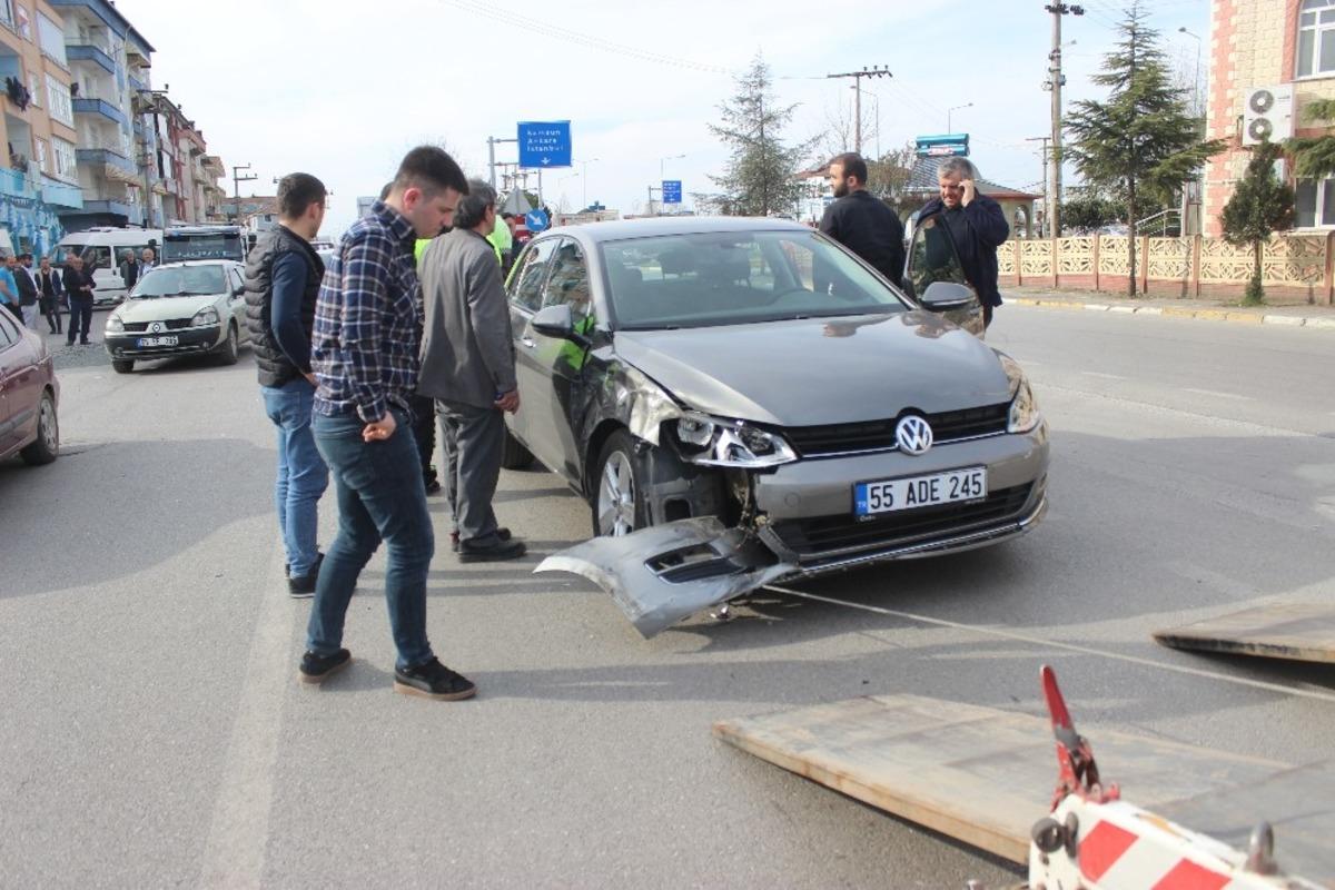 &Ccedil;arşamba&rsquo;da kaza: 2 yaralı