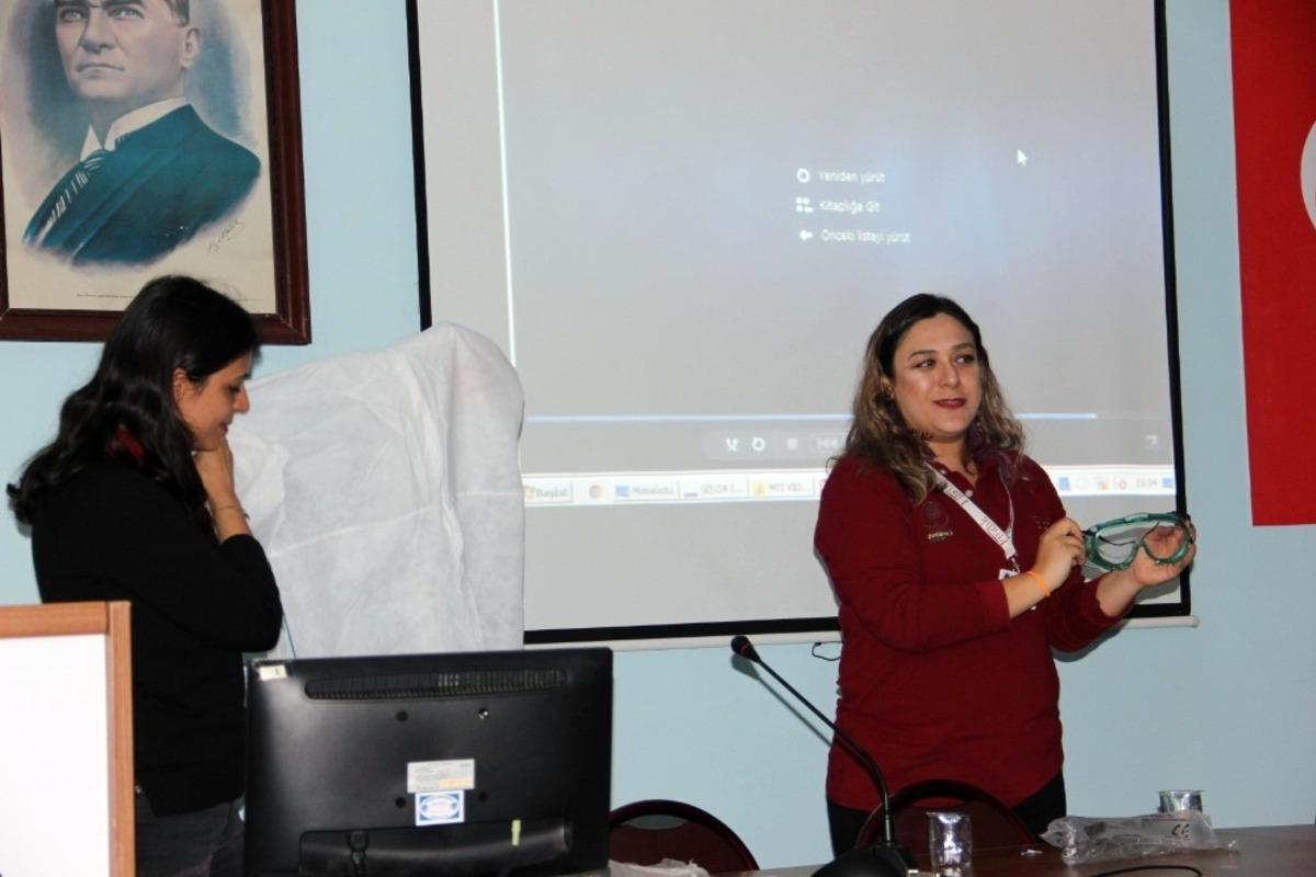 Kadın emek&ccedil;iler &ouml;ğrenciler ile buluştu