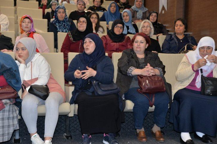 Hendek’te ‘Sadece Kadın’ konulu panel düzenlendi G3