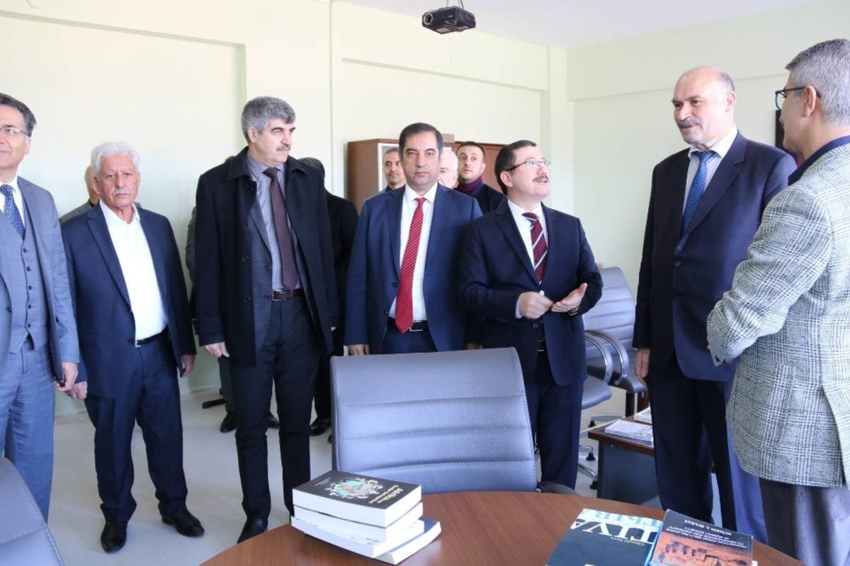 Rekt&ouml;r Kızılay&rsquo;dan İN&Uuml;AFAM ziyareti