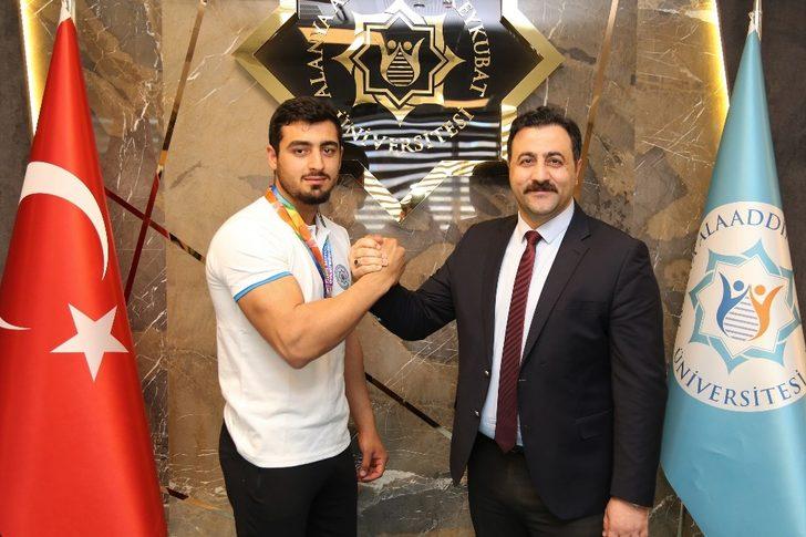 ALKÜ 6 madalya 2 kupa birden aldı G2