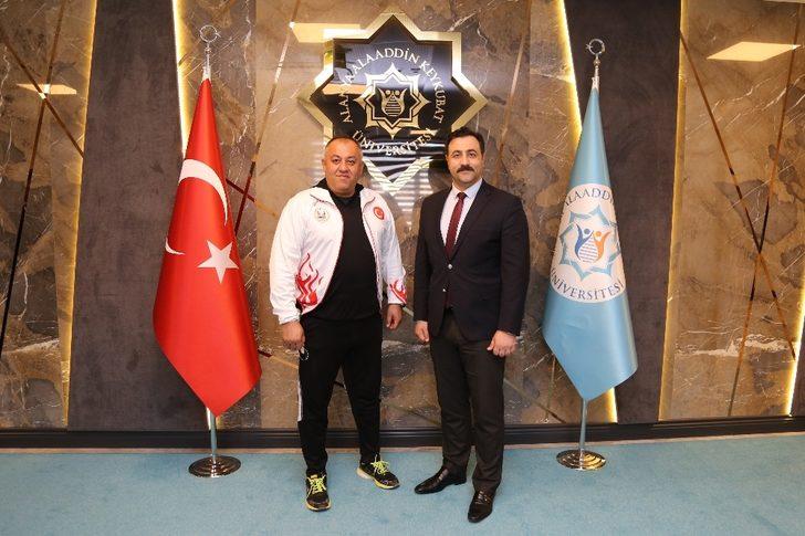 ALKÜ 6 madalya 2 kupa birden aldı G3