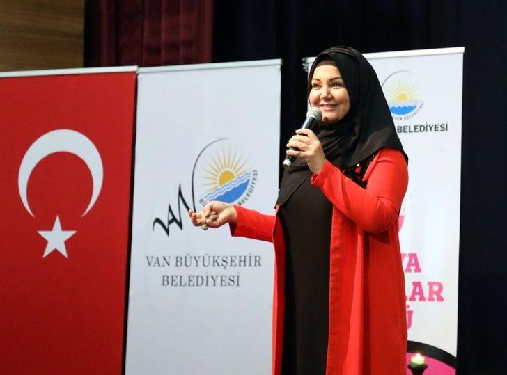 İkbal Gürpınar Vanlı kadınlarla buluştu G3