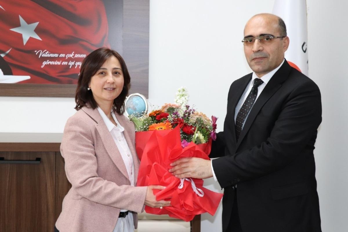 Yabancı Diller Y&uuml;ksekokulu&rsquo;nda devir teslim t&ouml;reni