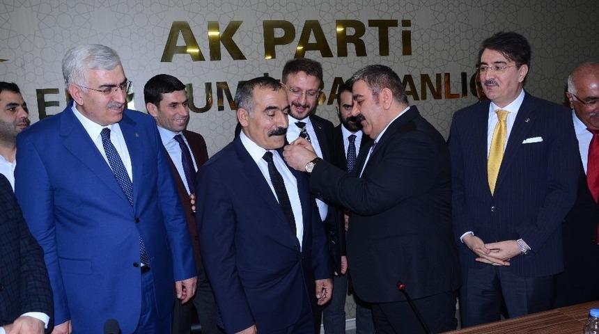 İyi Partili Paland&ouml;ken Belediyesi Meclis &Uuml;yeleri AK Parti sıralarına katıldı