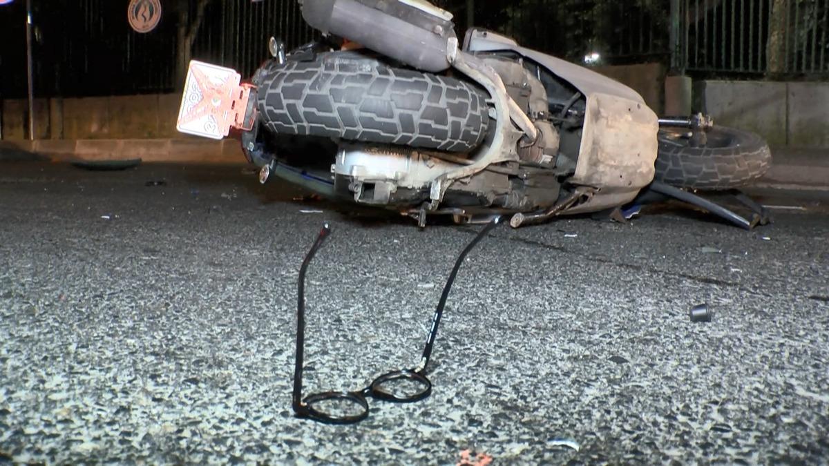 Kazadan kurtulmak i&ccedil;in manevra yaptı aracın altına girdi