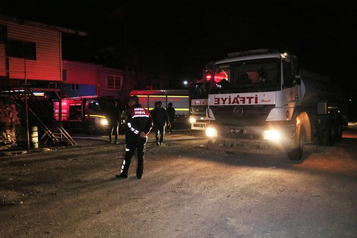 Geridönüşüm fabrikasında yangın! 1 itfaiye eri yaralandı G2