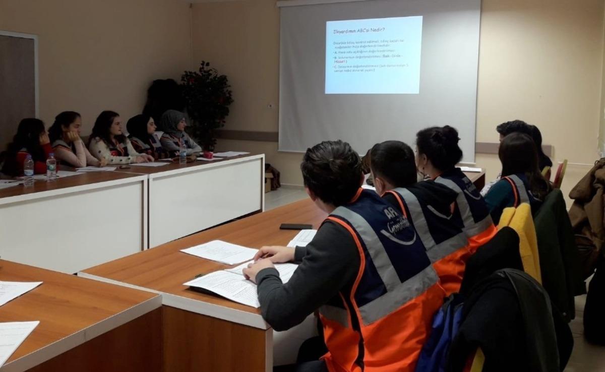 AFAD G&ouml;n&uuml;ll&uuml;lerine ilk yardım eğitimi verildi