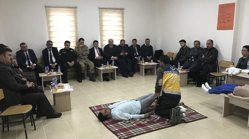 Eleşkirt&rsquo;te kurum m&uuml;d&uuml;rlerine koronavir&uuml;s eğitimi verildi