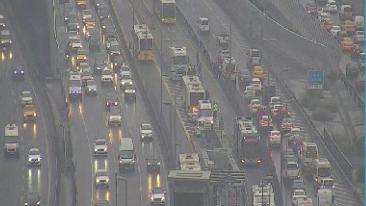 Haliç Köprüsü'nde metrobüs kazası G1