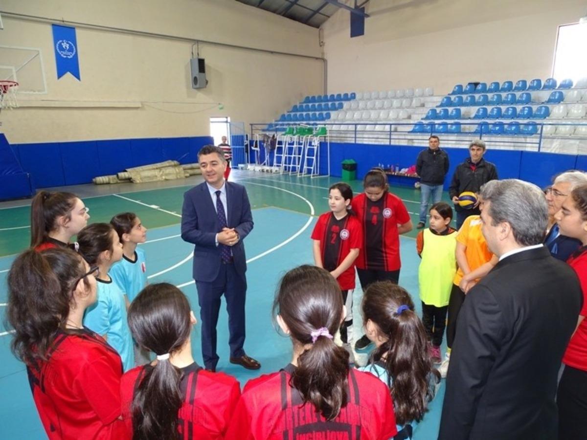 İncirliova&rsquo;da voleybol turnuvası başladı