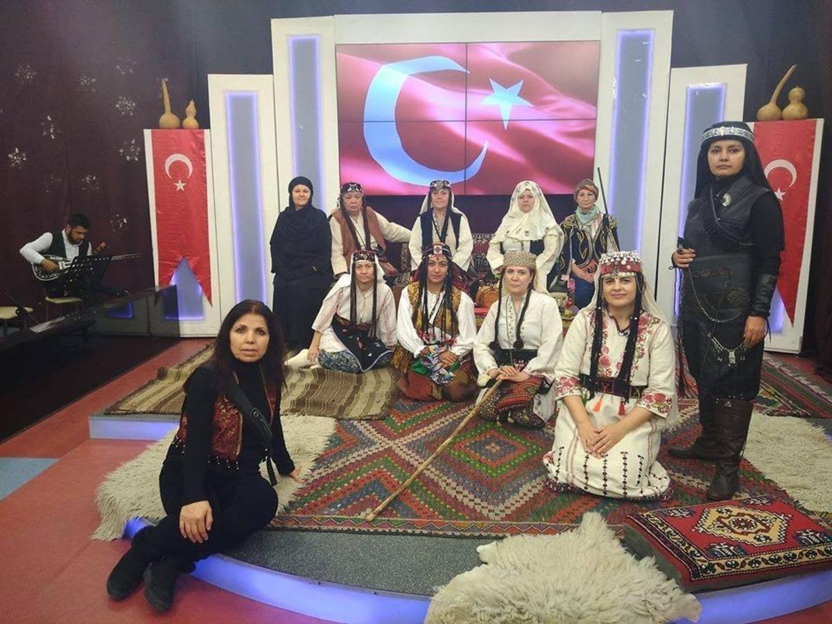 Eskişehir Anadolu Bacıları Derneği Tiyatro Topluluğu, &lsquo;Zafere G&ouml;t&uuml;ren Analar&rsquo; adlı tiyatro oyunu sahneledi