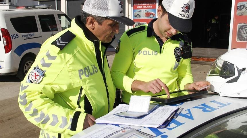 Ordulu s&uuml;r&uuml;c&uuml;ler kırmızı ışık ve hız sınırı dinlemiyor