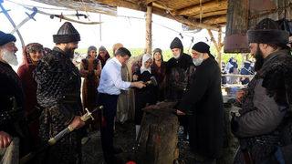 Diriliş Ertuğrul setine sürpriz ziyaret