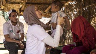 Gamze Özçelik'e Diyanet İşleri'nden ödül