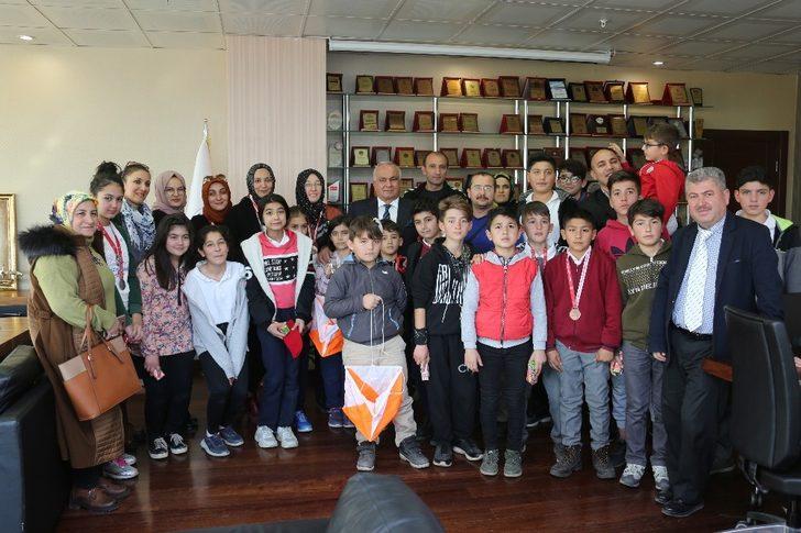 Erdemli Belediye Spor sporcusu, oryantiringde Türkiye ikincisi oldu G3