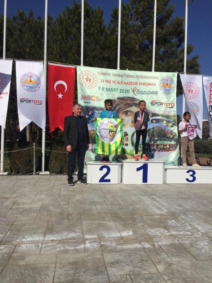 Erdemli Belediye Spor sporcusu, oryantiringde Türkiye ikincisi oldu G4