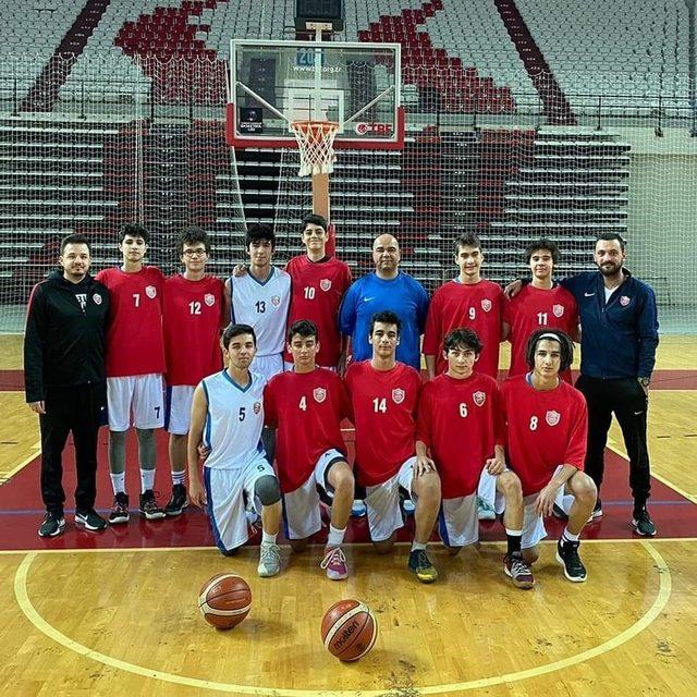 Potanın yıldızları 60-39 farkla galip geldi